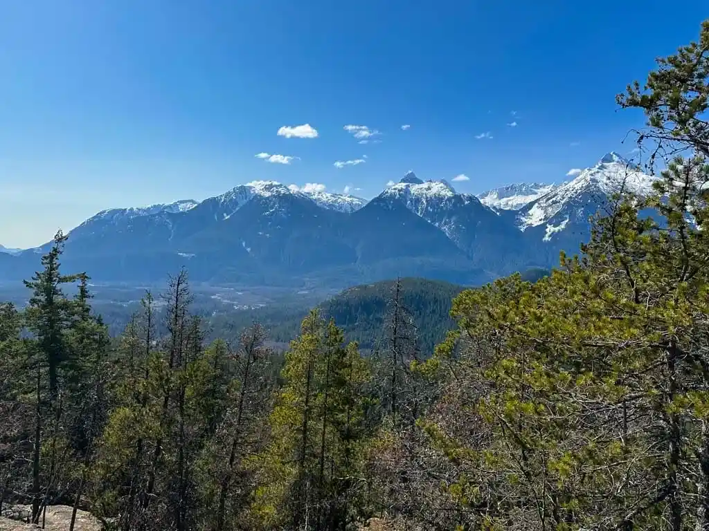 View of the Tantalus Mountains from the viewpoint at Brohm Lake