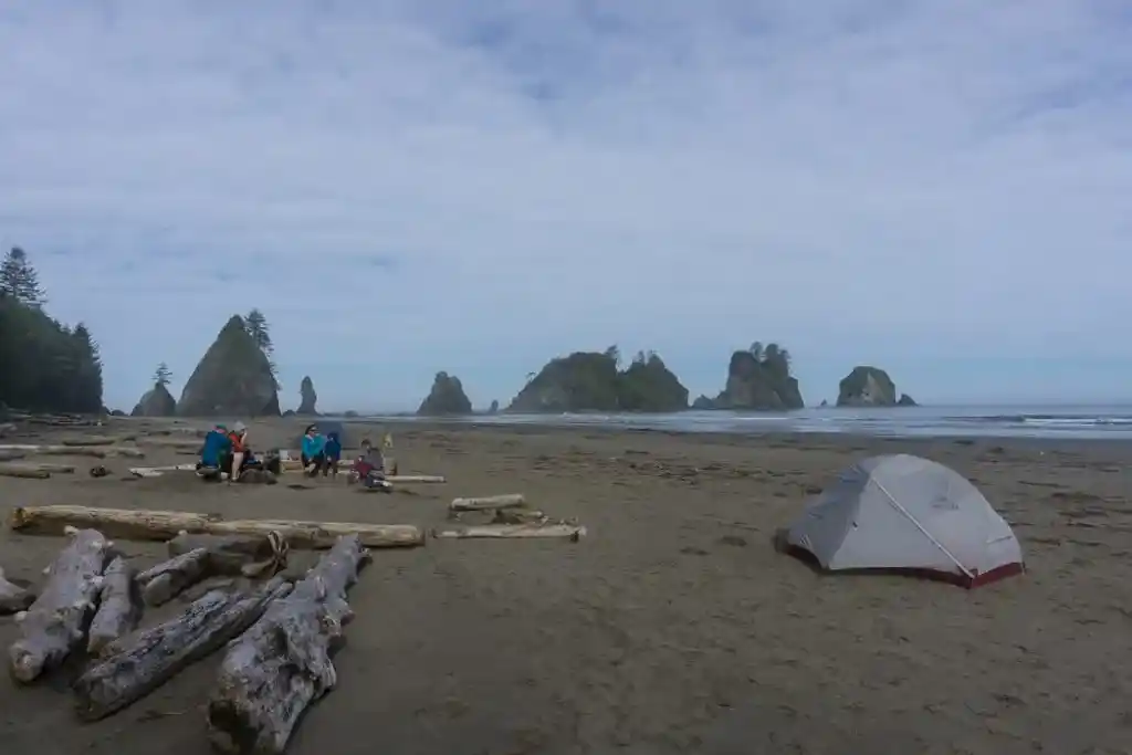 Camping on Shi Shi Beach. A complete guide to hiking and camping at Shi Shi Beach.