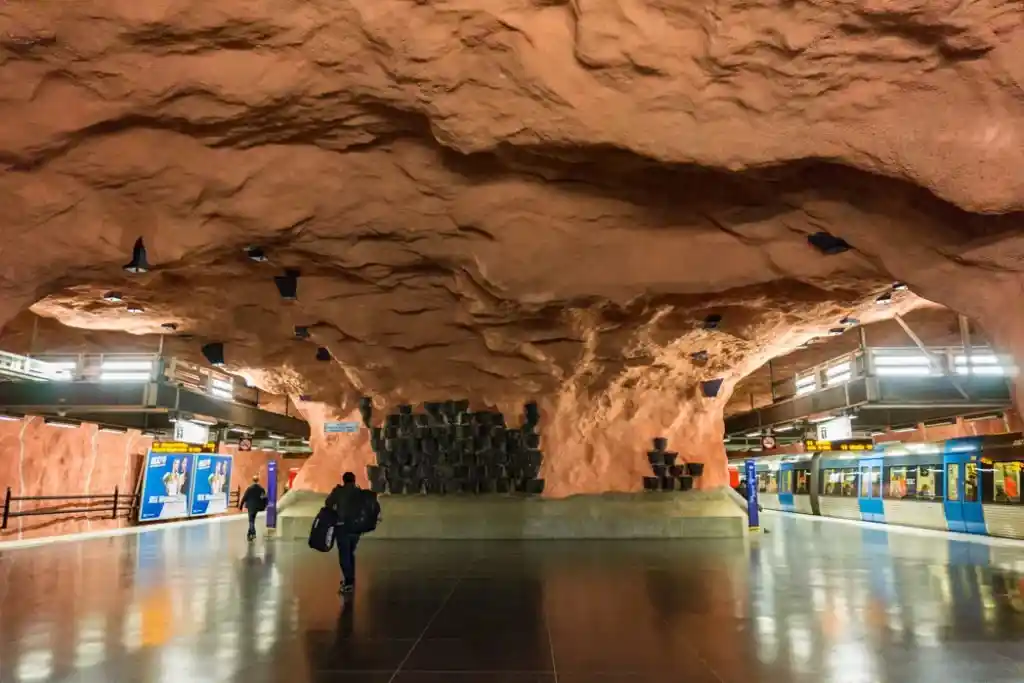 Art at Radhuset Station on the Stockholm subway. Find out how to visit this station and 11 others on a self-guided tour of Stockholm subway art.