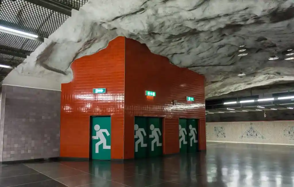Art at Universitetet Station on the Stockholm subway. Find out how to visit this station and 11 others on a self-guided tour of Stockholm subway art.