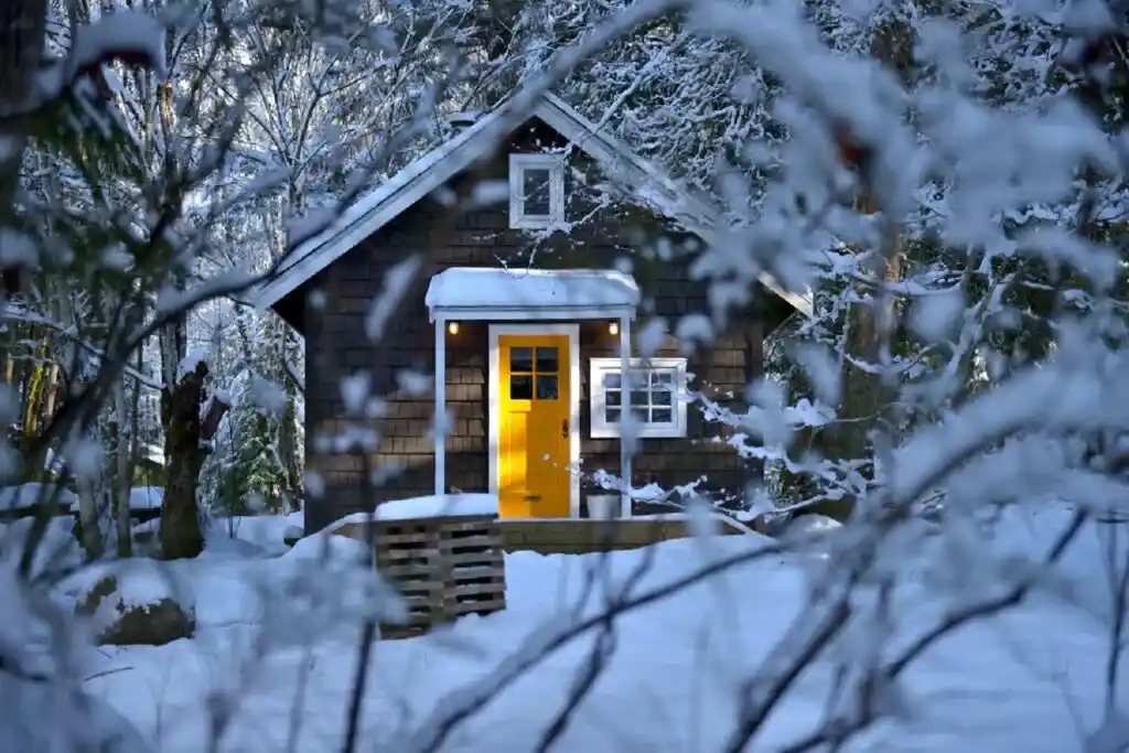 Sunwolf Cabin in Squamish in winter
