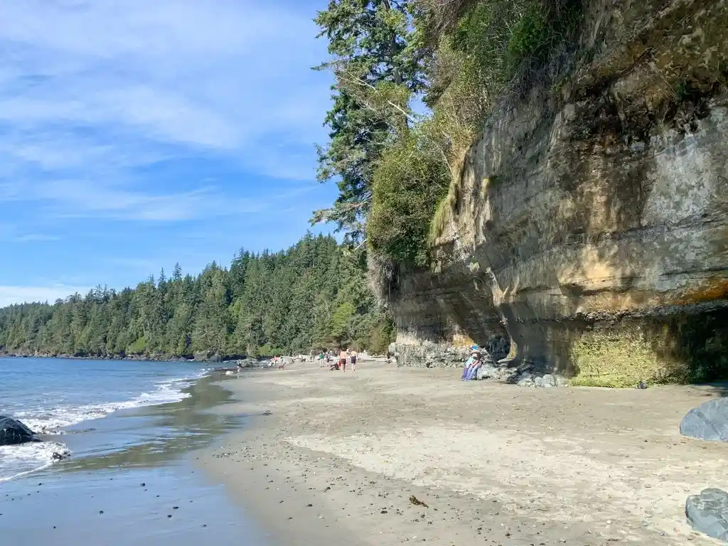 Day trippers enjoy sunshine at Mystic Beach