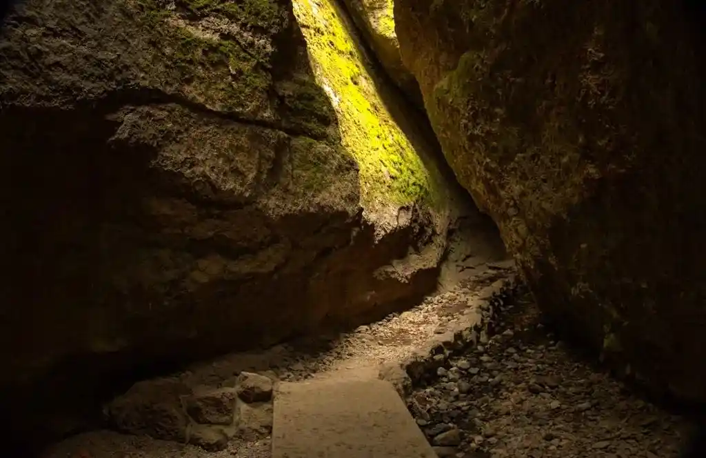 Entrance to the Bear Gulch Cave