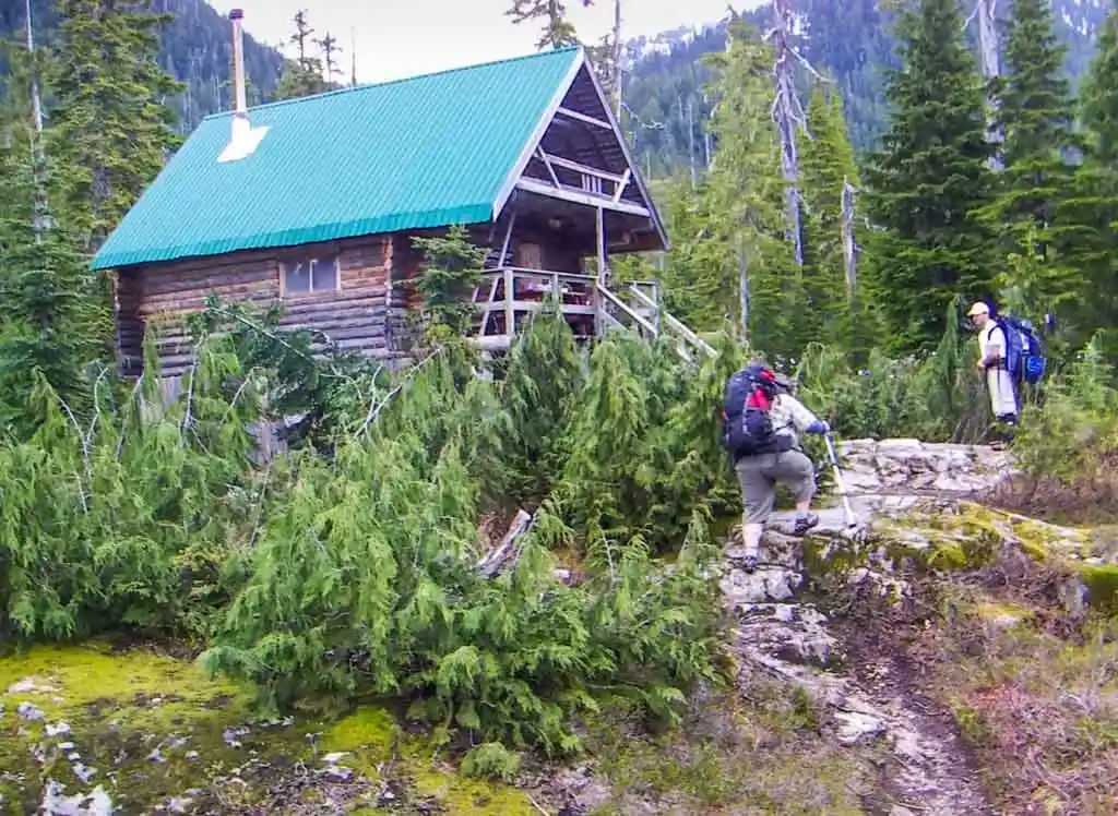 Edwards Lake Cabin in Tetrahedron Provincial Park