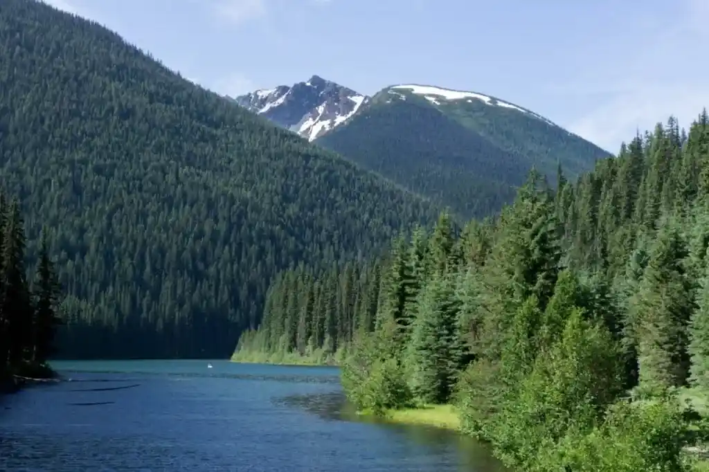 Lightning Lakes in Manning Provincial Park is a great place to camp near Vancouver
