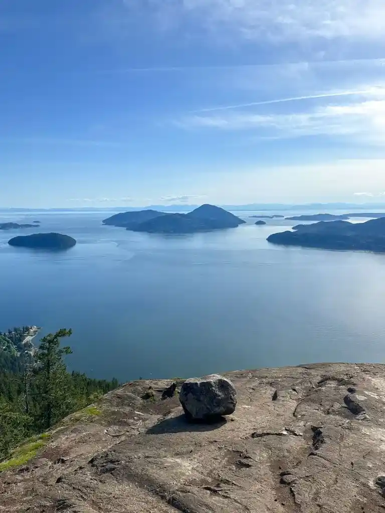 Tunnel Bluffs view