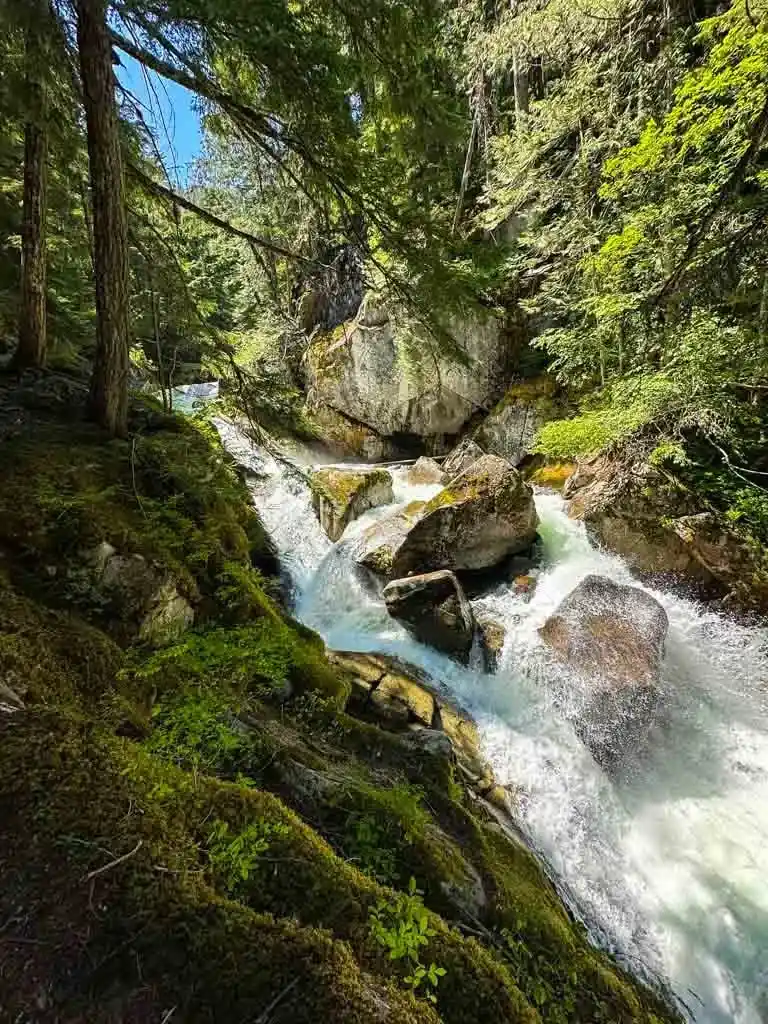 Lower Rainbow Falls at high flow