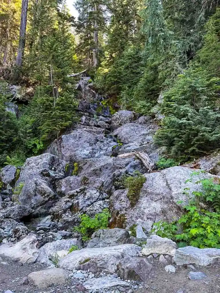 Water trickles down Brandvold Falls on the way to Elfin Lakes