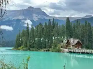 The green waters of Emerald Lake are one of the best things to do in Yoho National Park